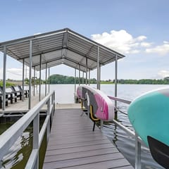 Sunset Cove- Lake Home, Dock, Fire Pit, Hot Tub, Game Room, Etc