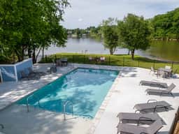 Barefoot Retreat wKayaks, SUPs, Pool, Arcade Game, Foosball