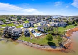 Barefoot Retreat wKayaks, SUPs, Pool, Arcade Game, Foosball
