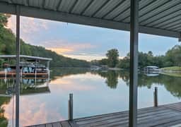 Lakeside Bliss w/Dock, Kayaks, Fire Pit, Foosball