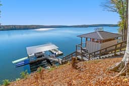 *Rare* Lake Luxury-Sleeps 32, 10 Bedrooms, 2 Docks
