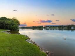 Barefoot Bliss Stunning Views, Pool, Kayaks, & Firepit