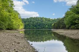 Whispering Oaks Lake Cabin