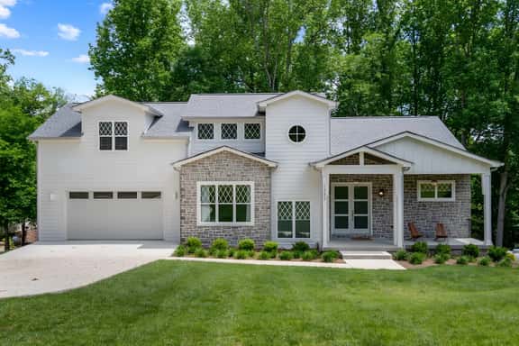 Lakeside Retreat-New Lakeside Home w/kayaks, Game Room, Billiards - Image 1