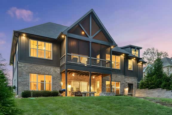 Lakeside Bliss w/Dock, Kayaks, Fire Pit, Foosball - Image 1