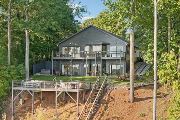 Million Dollar Views + Luxury + Infinity Deck - Image 1