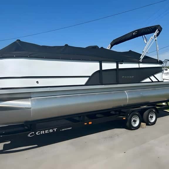 Tritoon Boat Rental - Image 1