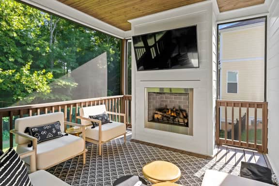 Still Waters Retreat w/3king Beds,Tesla Charger, Marina Access