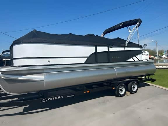 Tritoon Boat Rental