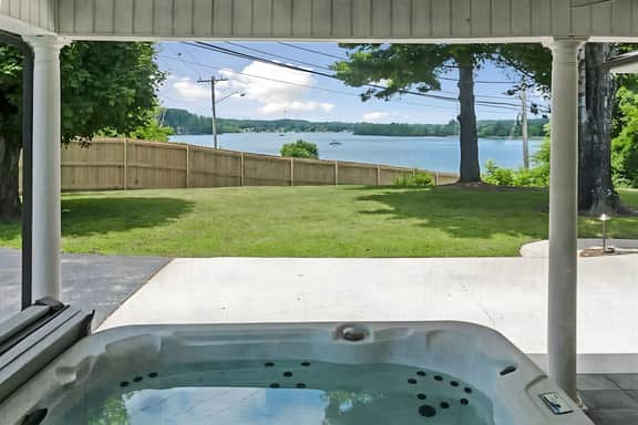 Sunset Cove- Lake Home, Dock, Fire Pit, Hot Tub, Game Room, Etc