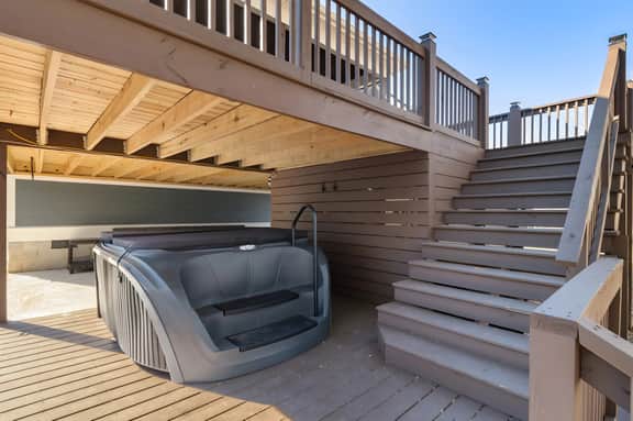 Carp & Caviar w/Golf Cart, Hot Tub, & Fire Pit