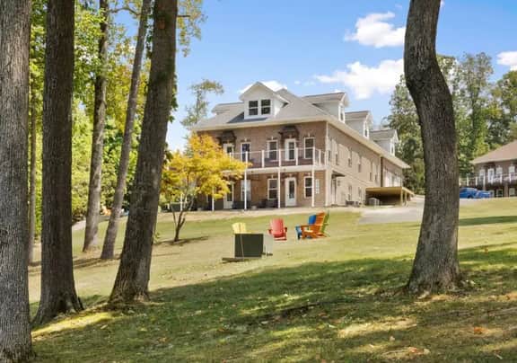 Hook, Wine, & Sinker-Sleeps 28, Dock, Hot Tub, Kayaks/SUPs