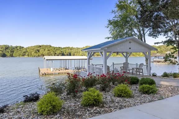 Sunrise Cove-Lake Mansion On The Hill W/ Panoramic Views & Dock