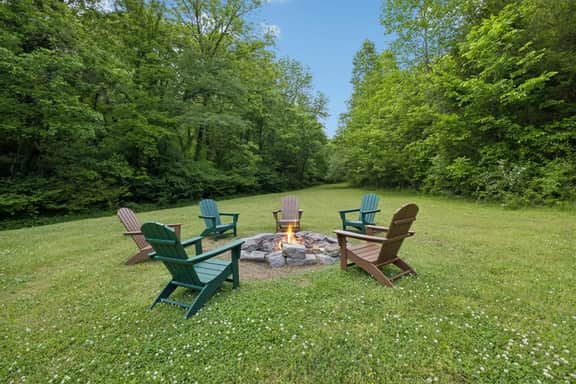 Whispering Oaks Lake Cabin