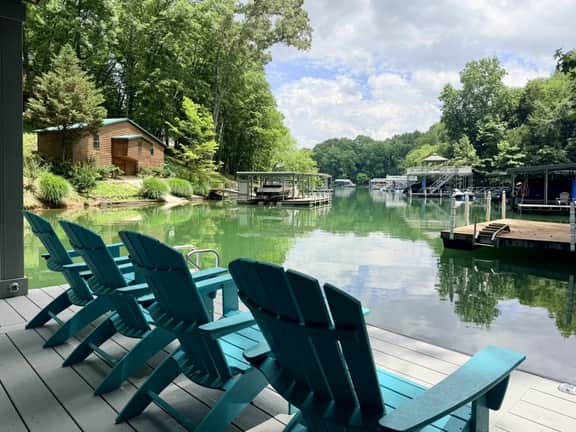 Lakeside Retreat-New Lakeside Home w/kayaks, Game Room, Billiards