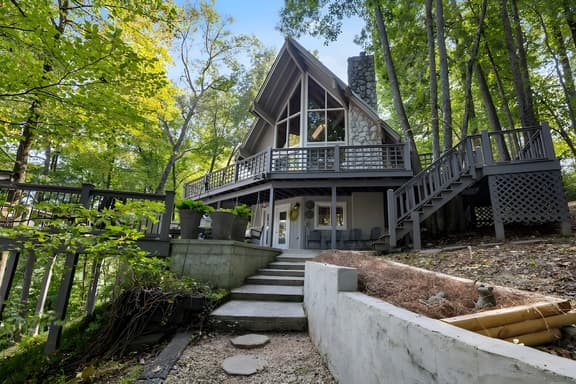 Water's Edge-Lakefront Cabin W/Dock, Views, Etc.