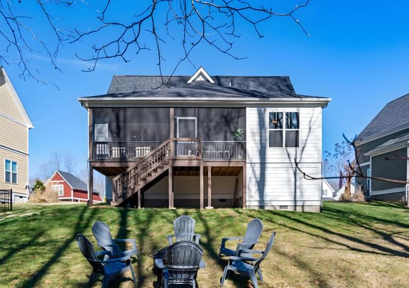 Still Waters Retreat w/3king Beds,Tesla Charger, Marina Access