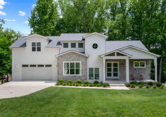 Lakeside Retreat-New Lakeside Home w/kayaks, Game Room, Billiards
