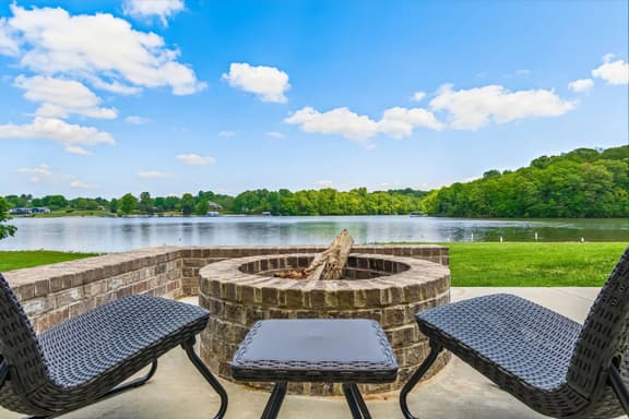 Barefoot Bliss Stunning Views, Pool, Kayaks, & Firepit